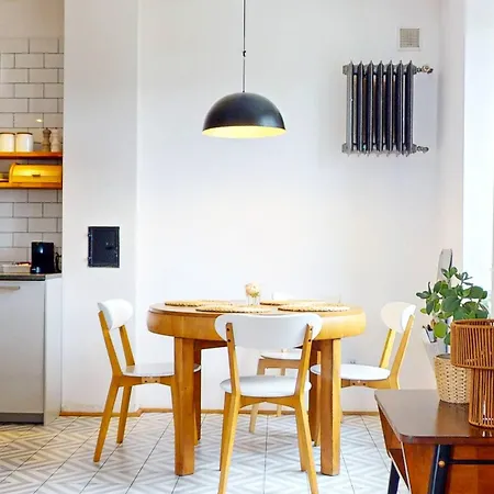 View Metro Swietokrzyska * Warschau