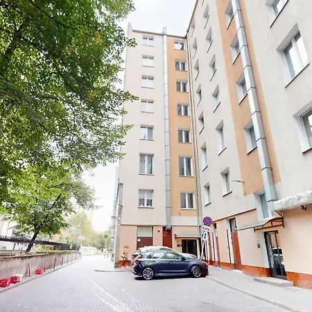 View Metro Swietokrzyska * Warschau